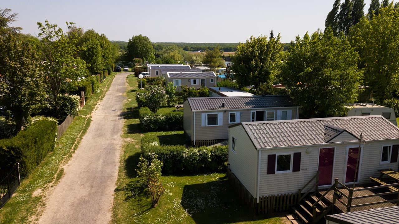 Camping Loisirs Des Groux Mousseaux-sur-Seine Exteriér fotografie